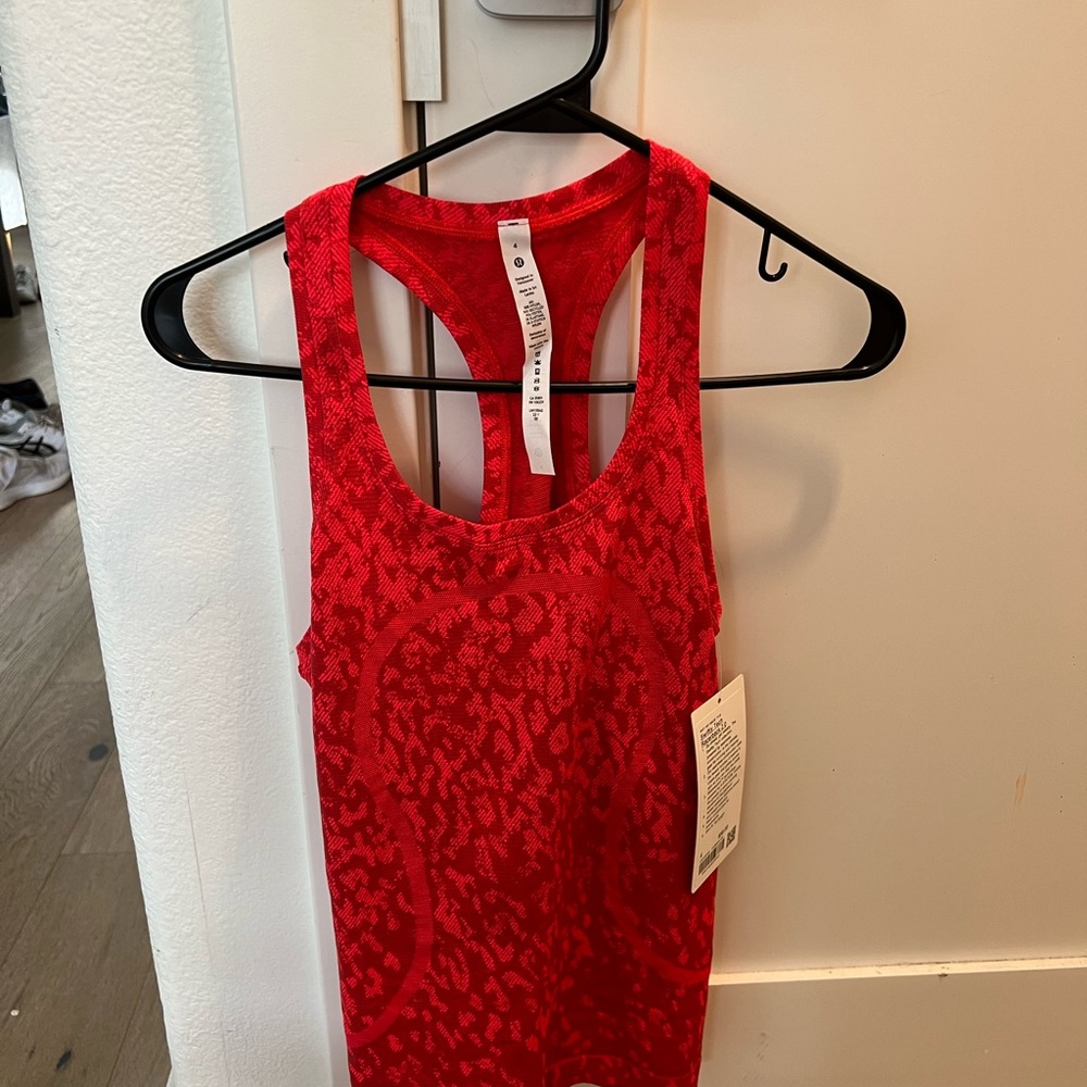 Lululemon NWT Red Rock Flare swiftly tank top size 4